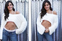 Sara Sampaio khoe eo thon gợi cảm