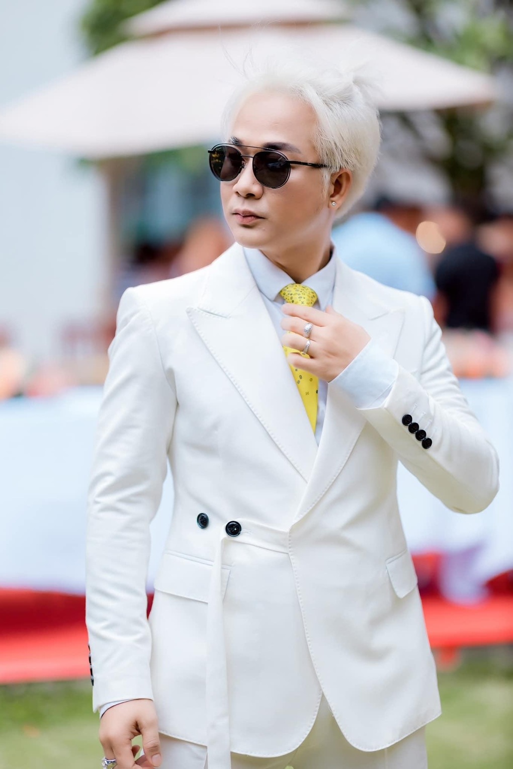 Quách Tuấn Du bật khóc nhớ về tuổi thơ nghèo khó, từng bán vé số - 3 Quách Tuấn Du bật khóc nhớ về tuổi thơ nghèo khó, từng bán vé số - 3