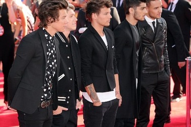 Khán giả Anh “phát cuồng” trong ngày ra mắt phim của One Direction