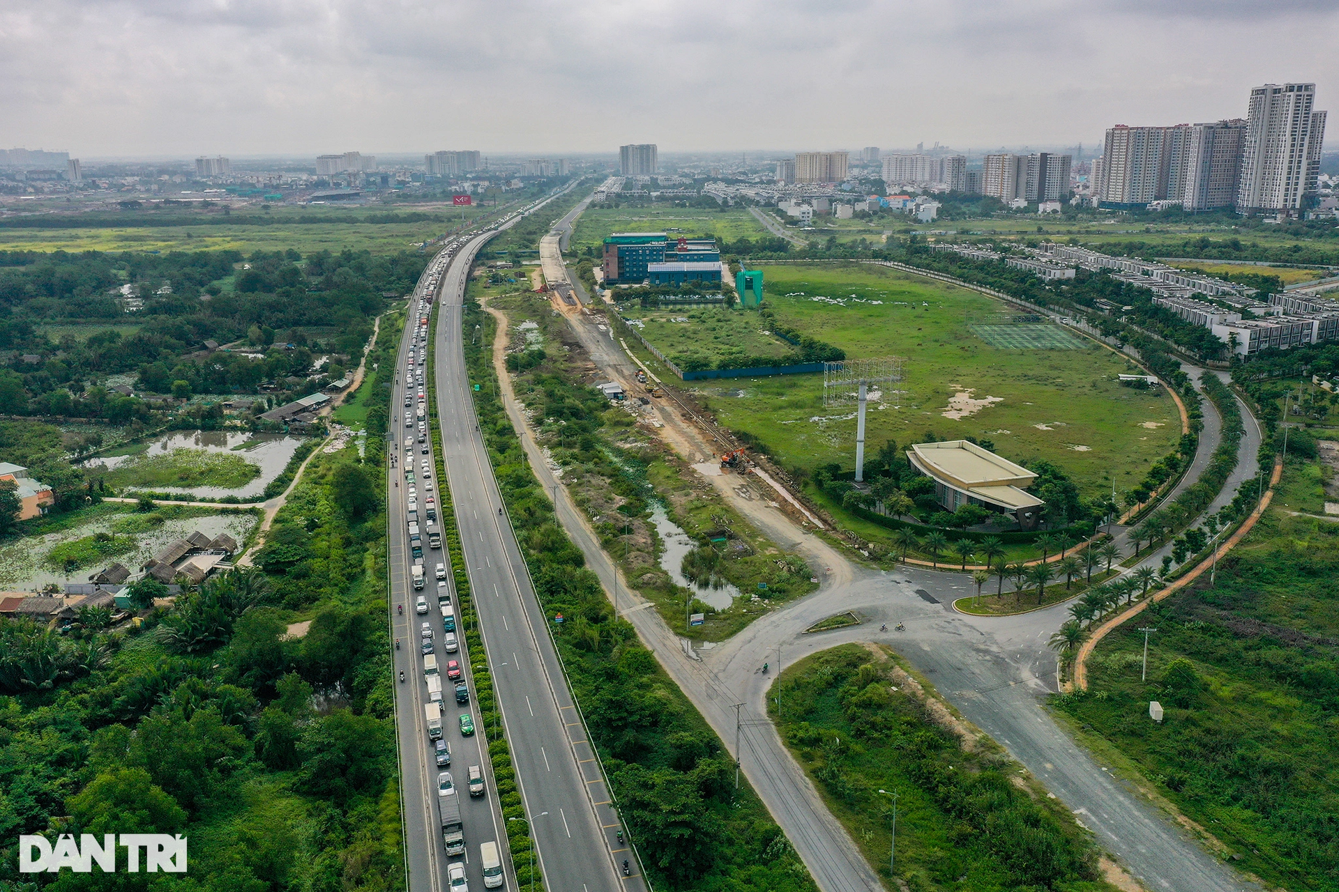 Giao thông kẹt cứng ngày đầu thu phí tự động cao tốc TPHCM - Dầu Giây - 2 Giao thông kẹt cứng ngày đầu thu phí tự động cao tốc TPHCM - Dầu Giây - 2