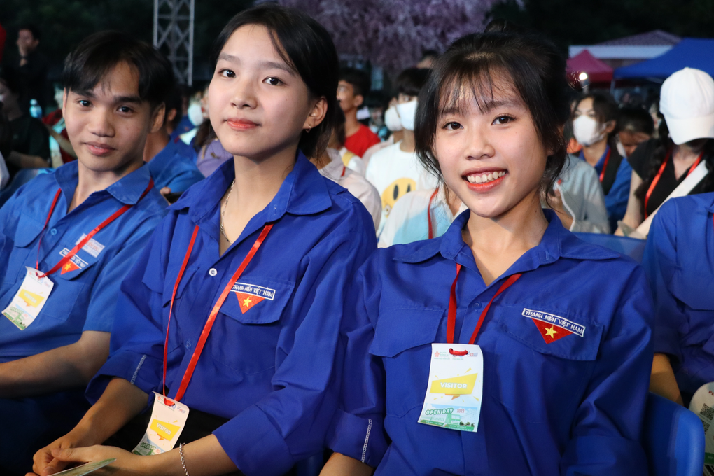 Hơn 1.000 tình nguyện viên Đắk Lắk tiếp sức mùa thi - 1 Hơn 1.000 tình nguyện viên Đắk Lắk tiếp sức mùa thi - 1