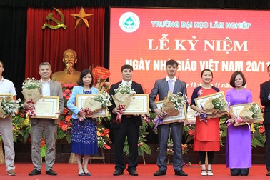 Trường ĐH Lâm Nghiệp: Nhiều tập thể, cá nhân nhận danh hiệu cao quý
