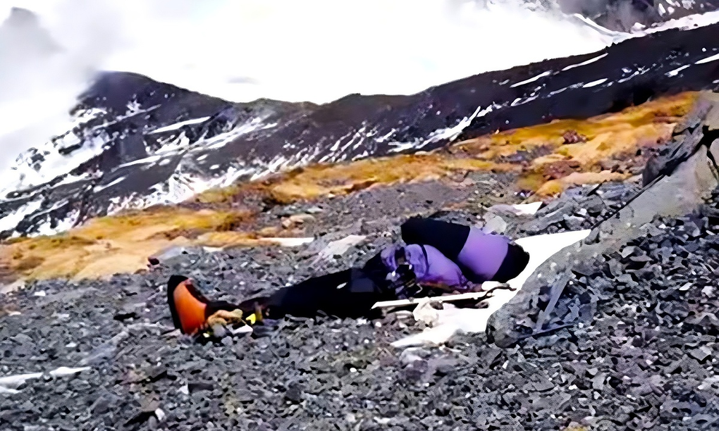 Chuyện về thi thể Người đẹp ngủ phải nằm lại trên đỉnh Everest lạnh giá - 4