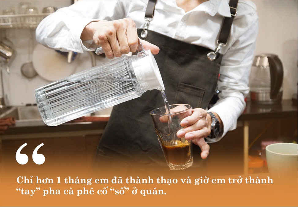 Em bé đánh giày chờ chết trên hè phố: Có thể… con đã giỗ được 11 lần - 10 Em bé đánh giày chờ chết trên hè phố: Có thể… con đã giỗ được 11 lần - 10