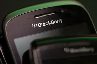 Doanh số smartphone tăng mạnh, BlackBerry thua lỗ ít hơn dự kiến