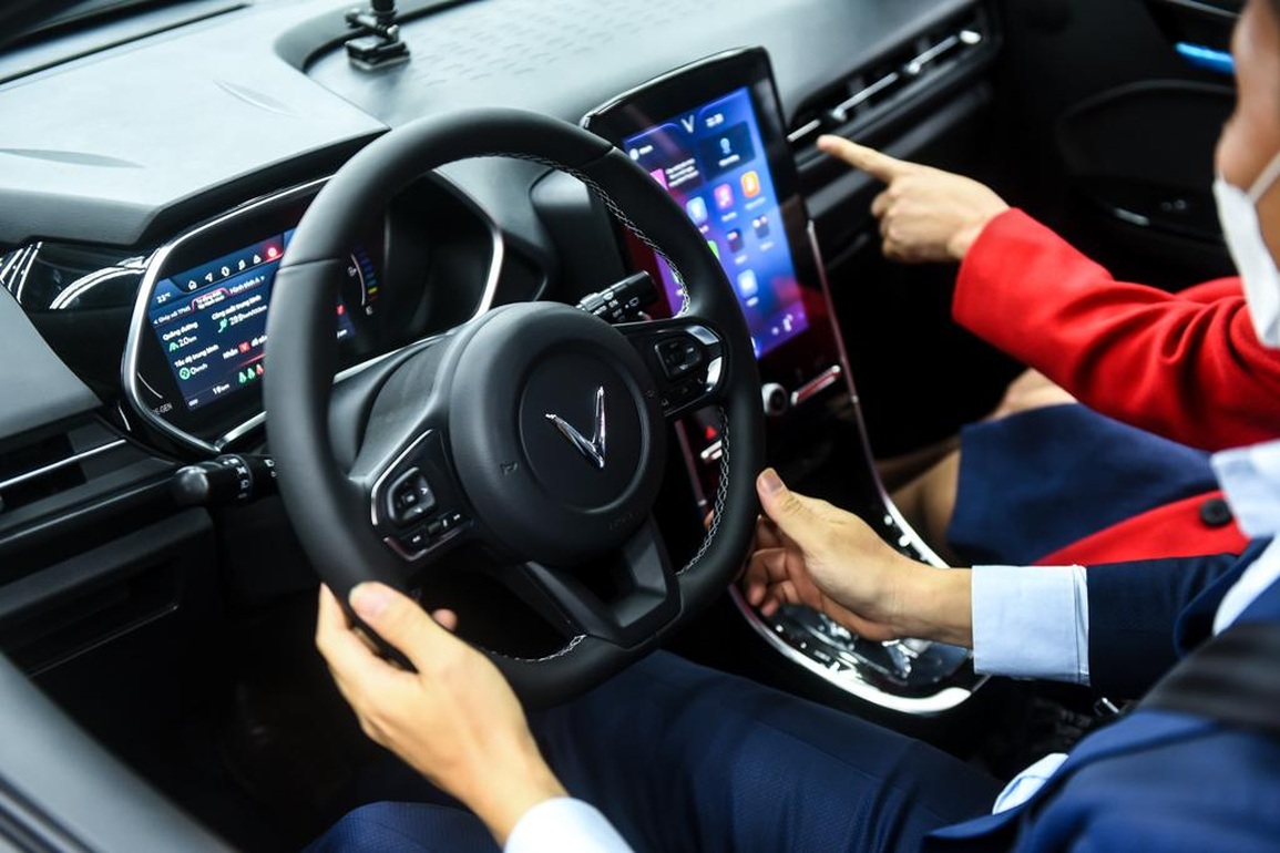 VinFast bàn giao lô xe ô tô điện VF e34 đầu tiên cho khách hàng - 3