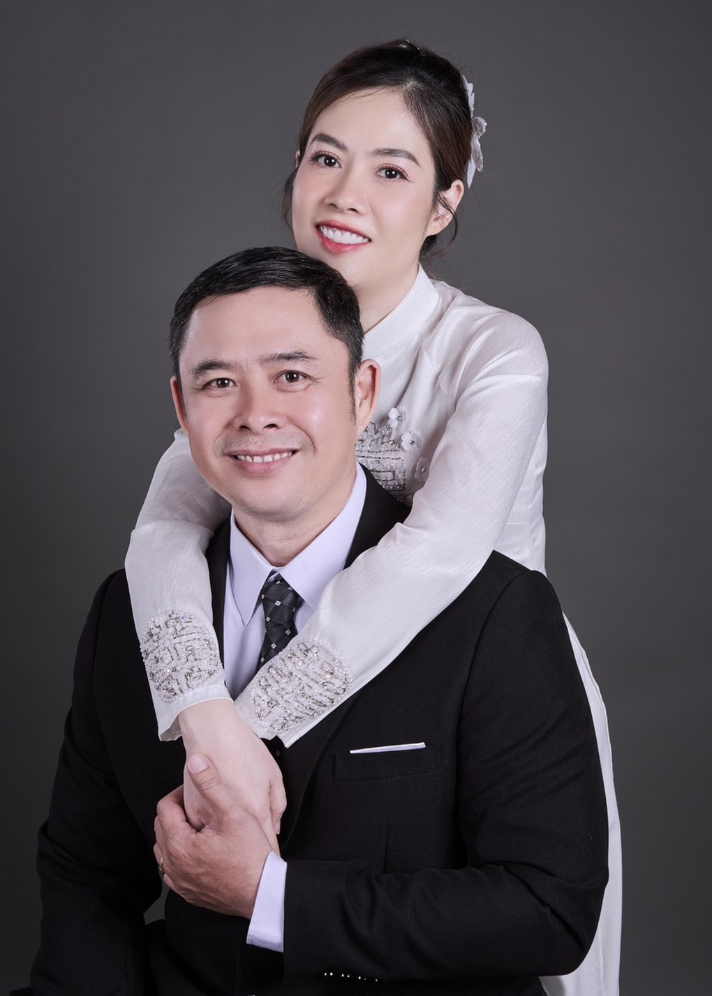 Người đàn ông ở TPHCM xăm giấy đăng ký kết hôn lên tay để thể hiện tình yêu - 3 Người đàn ông ở TPHCM xăm giấy đăng ký kết hôn lên tay để thể hiện tình yêu - 3