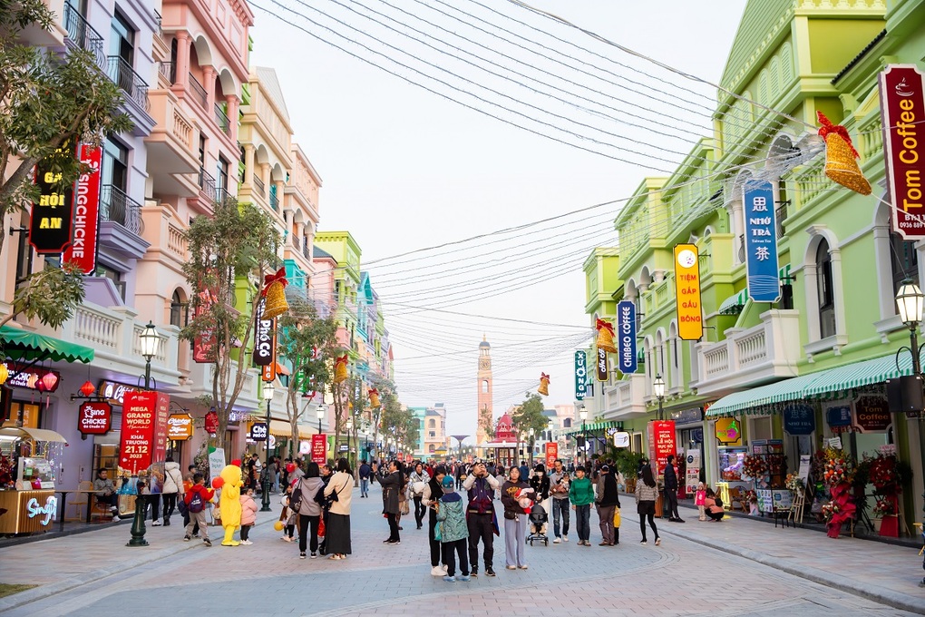 Grand World hút khách đến vui chơi tại khu đông Hà Nội bằng loạt trải nghiệm mới - 6 Grand World hút khách đến vui chơi tại khu đông Hà Nội bằng loạt trải nghiệm mới - 6