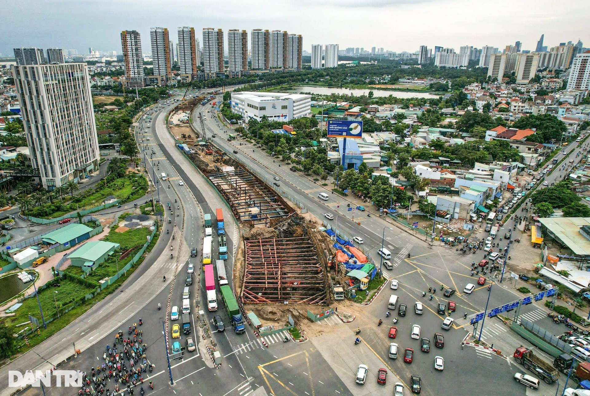 View - 2 nút giao, hầm chui trọng điểm ở TPHCM lại chậm tiến độ | Báo Dân trí