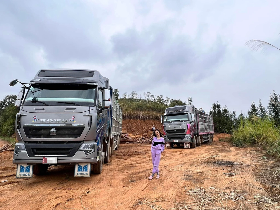 Nữ tài xế xinh đẹp Thái Nguyên gây sốt: Lái xe 30 tấn chinh phục đường đèo - 10 Nữ tài xế xinh đẹp Thái Nguyên gây sốt: Lái xe 30 tấn chinh phục đường đèo - 10