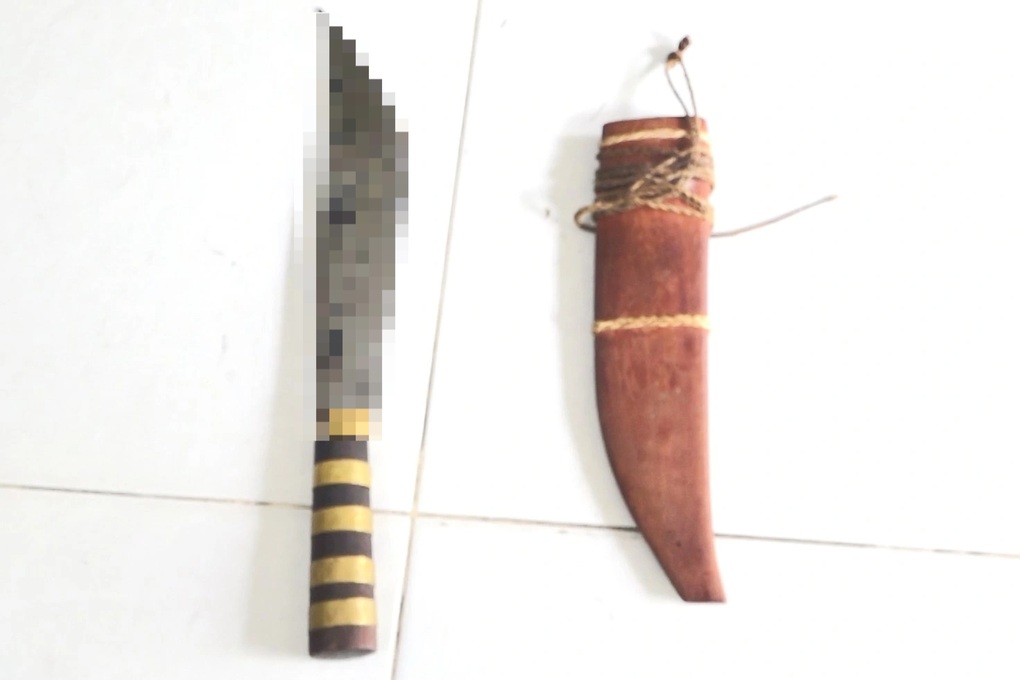 Bắt 13 người gây ra vụ hỗn chiến sau mâu thuẫn - 1 Bắt 13 người gây ra vụ hỗn chiến sau mâu thuẫn