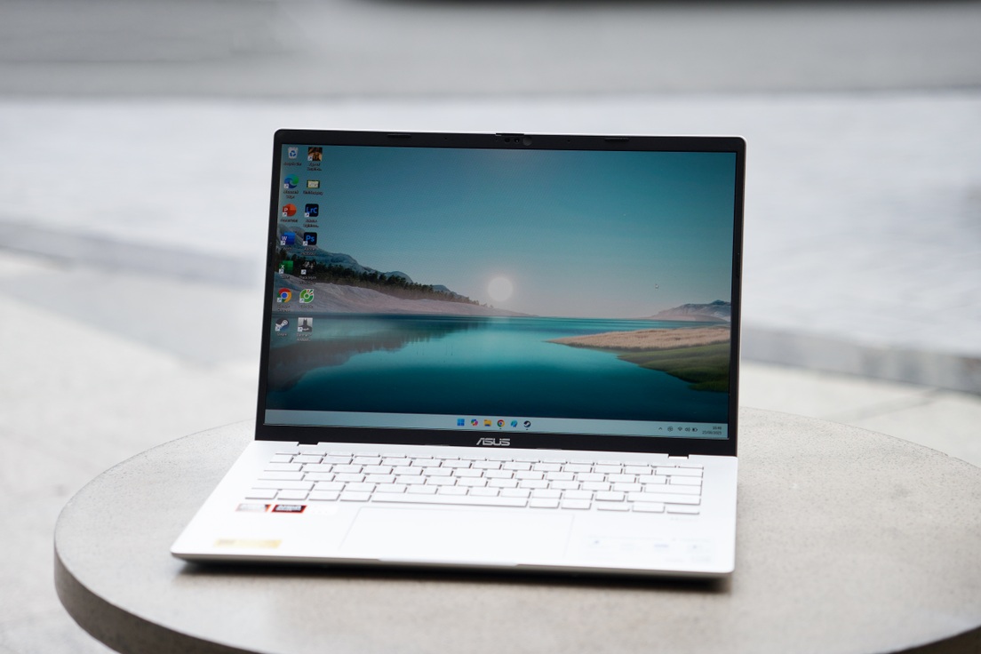 Đánh giá Asus Vivobook S14: Hiệu năng mạnh, pin tốt, màn hình cần cải thiện