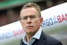 HLV Ralf Rangnick ra mắt Man Utd ở trận đấu với Crystal Palace