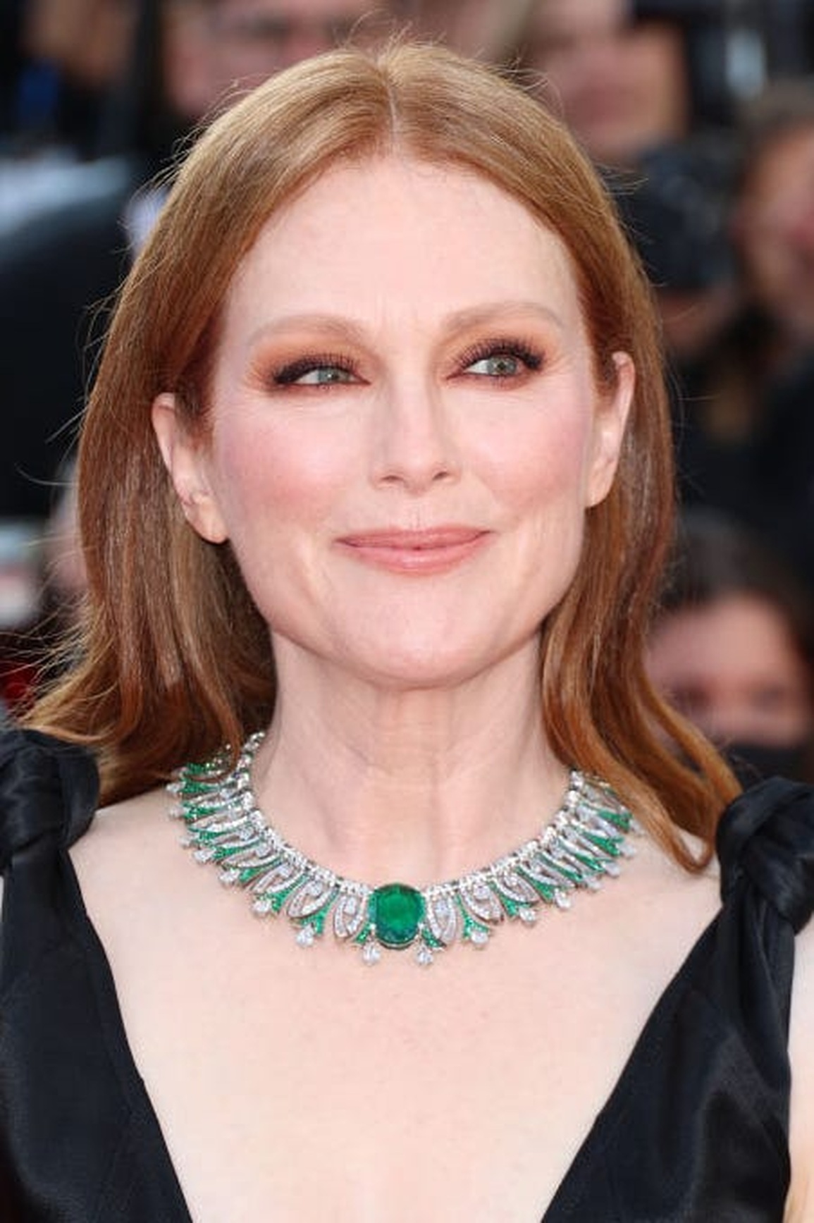Phong cách trang điểm nhẹ nhàng, tự nhiên lên ngôi tại Cannes - 9 Phong cách trang điểm nhẹ nhàng, tự nhiên lên ngôi tại Cannes - 9