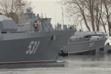 NATO đưa quân tiến sát "cửa ngõ", tàu chiến Nga lên đường tập trận