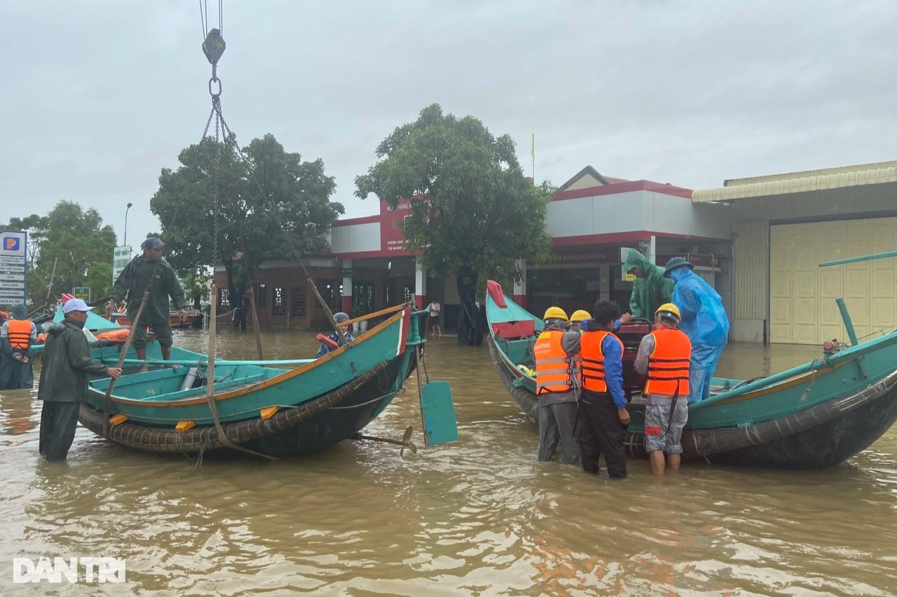 Lên kế hoạch tiếp nhận hàng cứu trợ người dân vùng lũ Quảng Bình - 4 Lên kế hoạch tiếp nhận hàng cứu trợ người dân vùng lũ Quảng Bình - 4