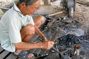 "Xóm lò rèn" nguy cơ thất truyền