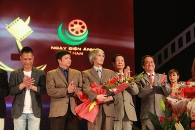 Mùi cỏ cháy giành giải Cánh diều vàng