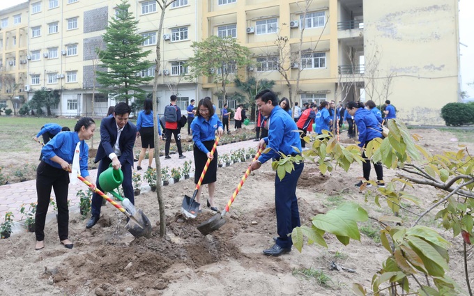 Đoàn Thanh niên Bộ LĐ-TB&XH tổ chức Lễ kỷ niệm 90 năm Ngày thành lập Đoàn và phát động Phong trào “Trồng thêm một cây xanh là thêm một hành động bảo vệ môi trường” - Ảnh 7.