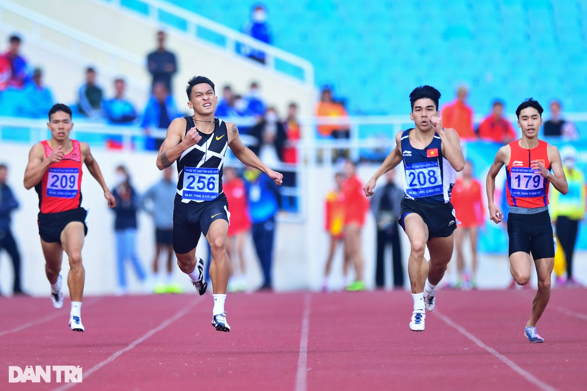 Nguyễn Thị Oanh gặt vàng, tiếp tục thống trị ở đường chạy 5.000m - 1 Nguyễn Thị Oanh gặt vàng, tiếp tục thống trị ở đường chạy 5.000m - 1