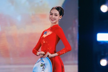 111 người đẹp trình diễn áo dài tại đêm khai mạc Miss World 2026 ở Việt Nam