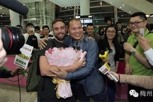 Chàng trai Mỹ nổi tiếng khắp Trung Quốc vì... chiếc iPhone bị mất