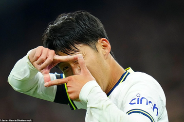 Son Heung Min tỏa sáng, Tottenham "nở nụ cười" trong cơn mưa bàn thắng