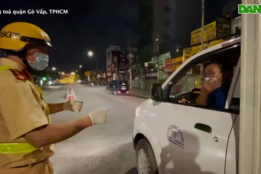 Tài xế quay đầu vì không biết Gò Vấp giãn cách xã hội