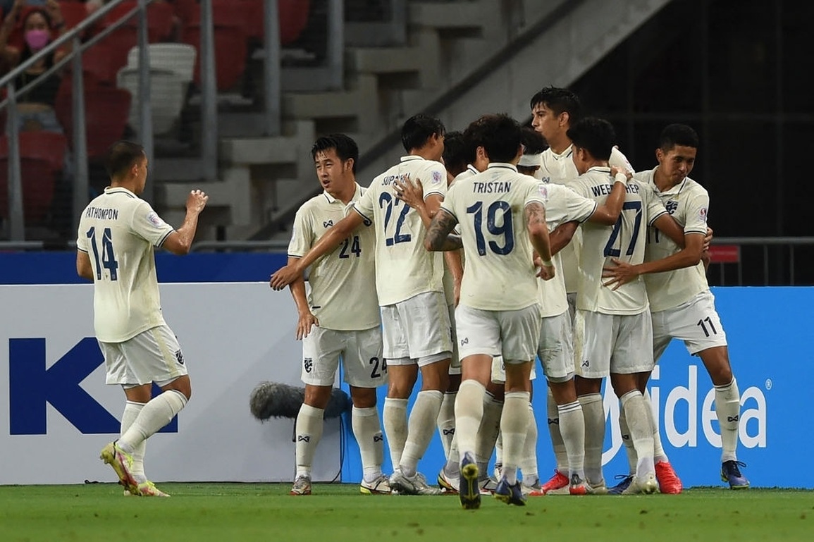 Đánh bại Singapore, Thái Lan vào bán kết AFF Cup với thành tích toàn thắng - 1 Đánh bại Singapore, Thái Lan vào bán kết AFF Cup với thành tích toàn thắng - 1