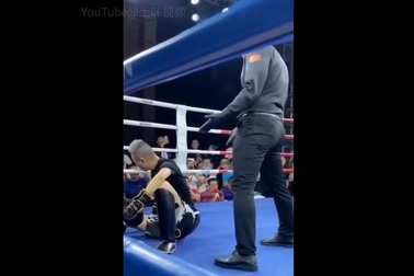 “Đệ nhất Thiếu Lâm” thắng gây tranh cãi trong trận đấu trị giá 66 tỷ đồng