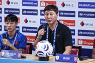 HLV Kim Sang Sik: "Tôi mong Xuân Son ghi 3 bàn trước Thái Lan ở chung kết"