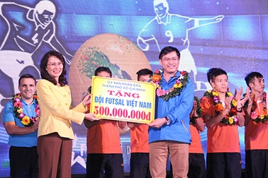 Đội tuyển futsal Việt Nam nhận thêm 500 triệu đồng tiền thưởng