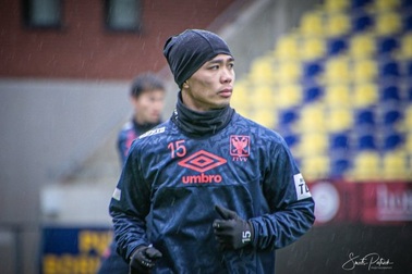 HLV Sint Truidense gặp rắc rối vì… không sử dụng Công Phượng