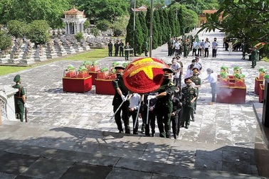 Tổ chức truy điệu, an táng 15 hài cốt liệt sĩ tại Nghĩa trang  Đồng Tâm