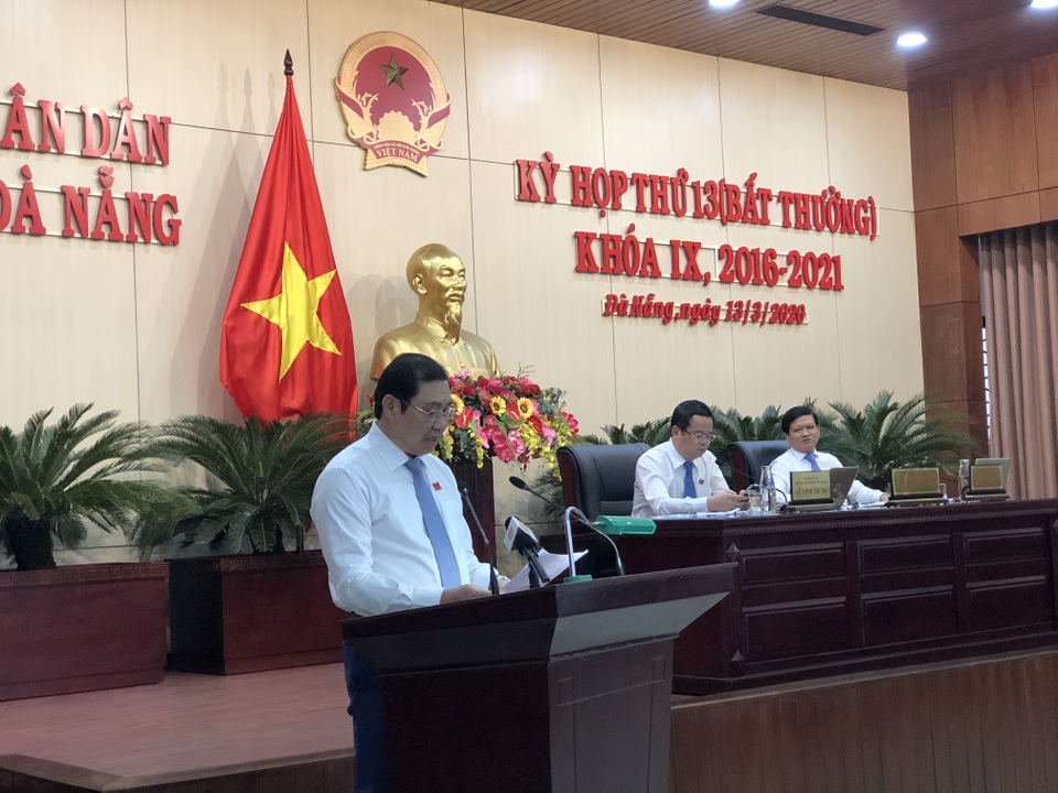 Đà Nẵng: Đại biểu được đo thân nhiệt trước kỳ họp HĐND bất thường - 2 Đà Nẵng: Đại biểu được đo thân nhiệt trước kỳ họp HĐND bất thường - 2