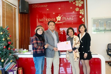 Nhận sổ hồng sớm, cư dân Mỹ Đình Pearl hoan hỉ đón năm mới 2020