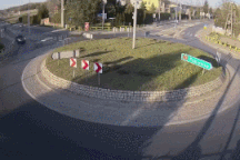 Cảnh tai nạn tưởng như chỉ có trong phim, tài xế may mắn thoát chết