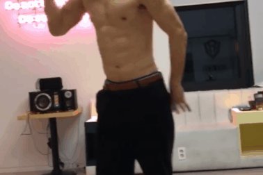 Bi (Rain) khoe thân hình sáu múi và vũ đạo hoàn hảo