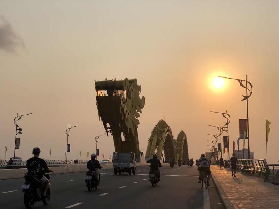 Đà Nẵng đề xuất 3 kịch bản phục hồi kinh tế - xã hội đang tăng trưởng âm - 2 Đà Nẵng đề xuất 3 kịch bản phục hồi kinh tế - xã hội đang tăng trưởng âm - 2