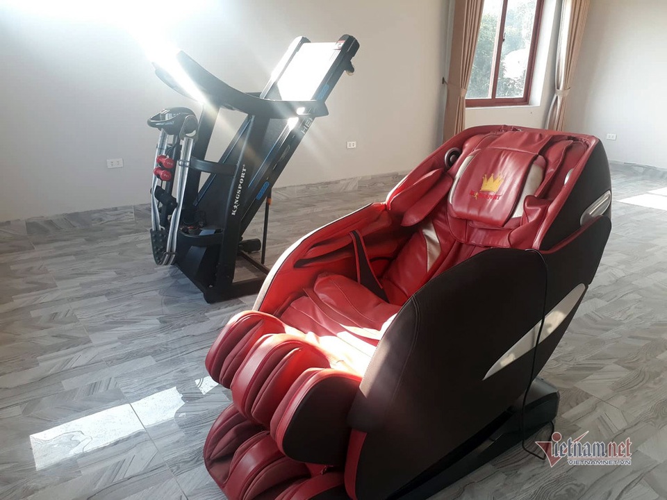 Biệt thự 3 tầng nổi bật giữa vùng núi của gia đình Hà Đức Chinh - 11 Biệt thự 3 tầng nổi bật giữa vùng núi của gia đình Hà Đức Chinh - 11
