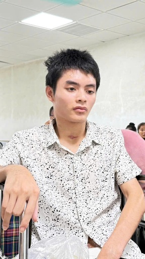Ngày về nhà của chàng trai từng hôn mê, sống nhờ máy thở