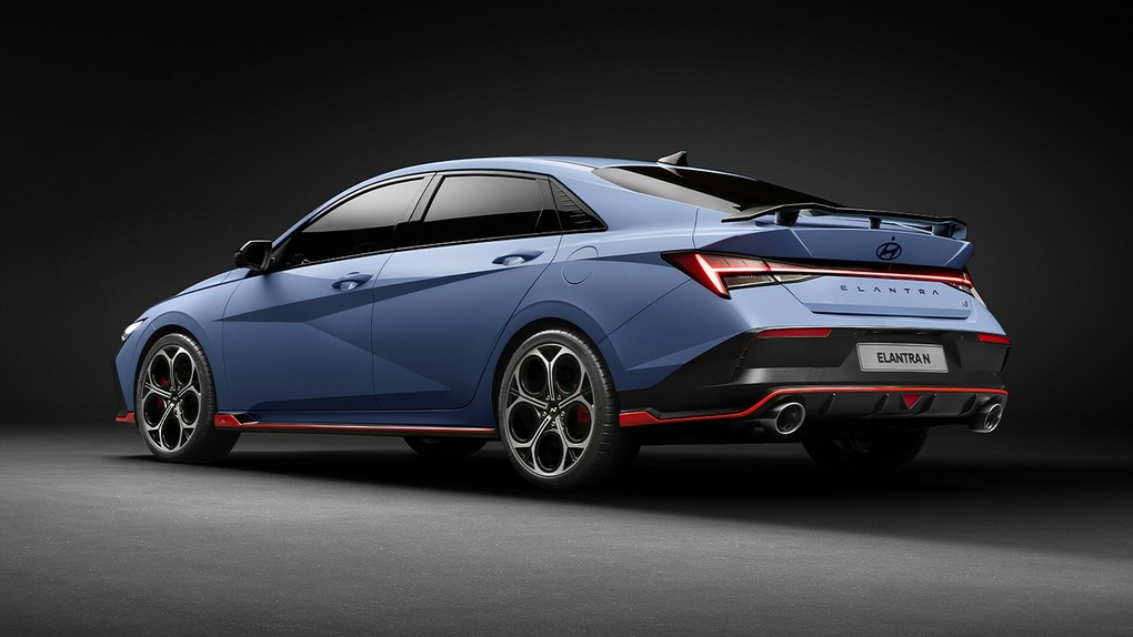 Hyundai Elantra N 2024 lộ diện, ngoại hình cá tính hơn cho các tay chơi - 6 Hyundai Elantra N 2024 lộ diện, ngoại hình cá tính hơn cho các tay chơi - 6