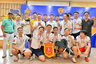 Nói là làm, FC Báo Dân trí giật cúp vô địch đầy kịch tính