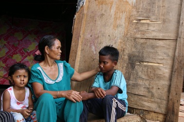 Đắk Nông xác minh vụ học trò bị trường "giam" học bạ vì nợ 550.000 đồng