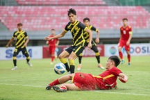 HLV Đinh Thế Nam: "U19 Việt Nam gặp vấn đề về tâm lý"
