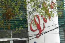 Quán bar hỗn loạn, một người bị thương vì súng nổ