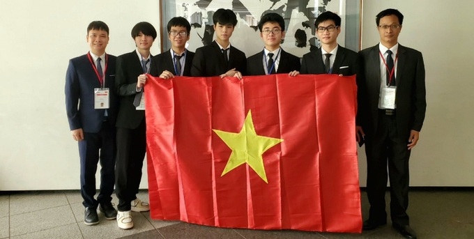 Cả 5 học sinh Việt Nam dự thi và giành huy chương tại Olympic vật lý quốc tế năm 2023.