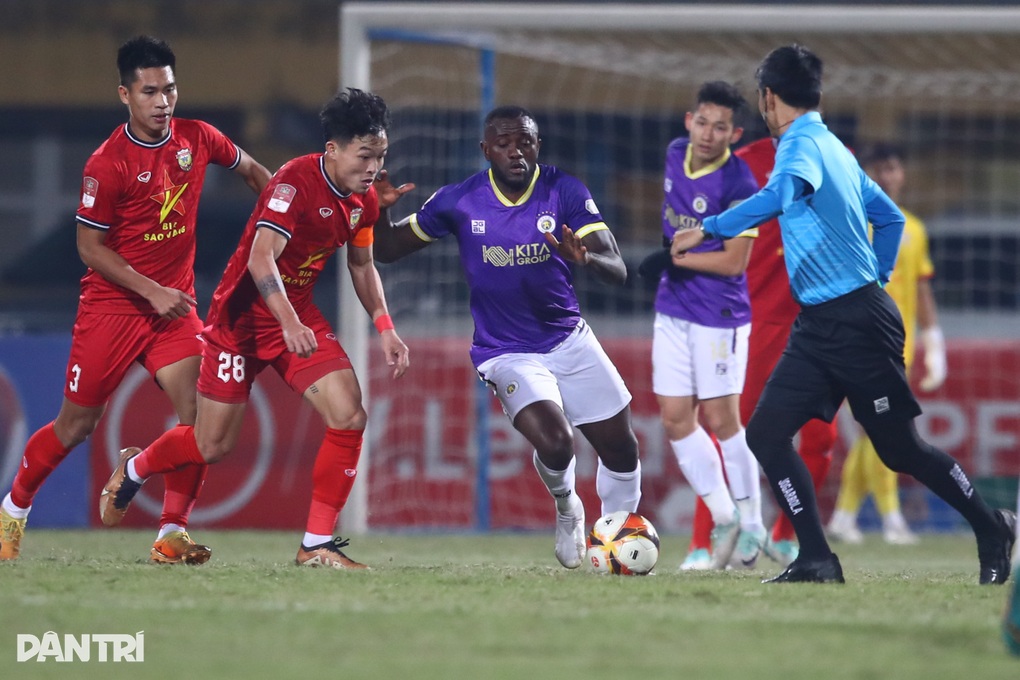 Tuấn Hải và Văn Quyết không ghi bàn, Hà Nội FC bị Hà Tĩnh cầm hòa - 2