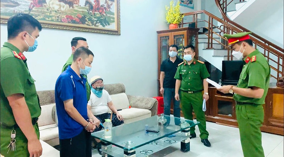 Lừa đảo chạy việc - chiêu trò cũ, nạn nhân mới - 1 Lừa đảo chạy việc - chiêu trò cũ, nạn nhân mới - 1