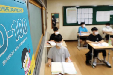 Hàn Quốc: Dịch bệnh tái bùng phát, học sinh cuối cấp lo lắng việc thi ĐH